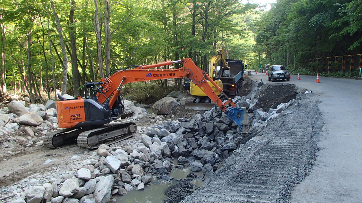 28災91号　白美線（字琴畑の3）道路災害復旧工事